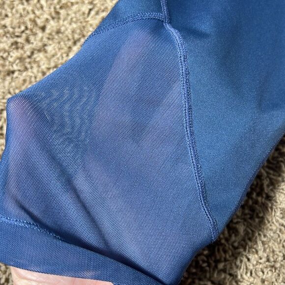 Athleta Mesh Sonar Capri Blue‎ Athletic Crop Leggings Size Small - Picture 3 of 10